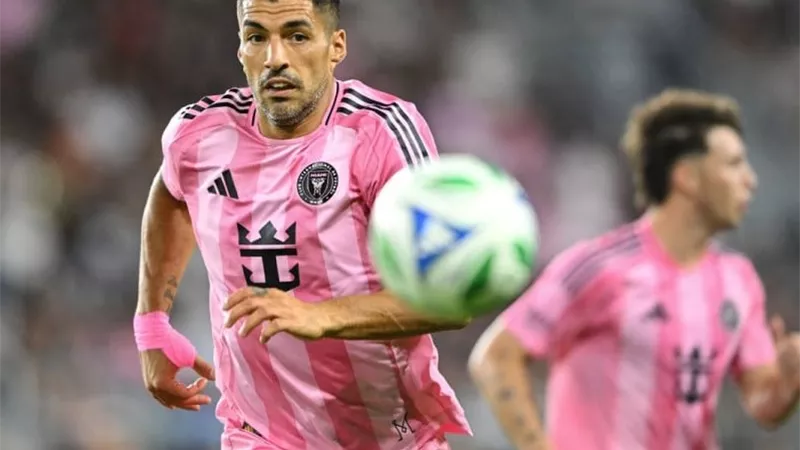 بعد واقعة نهائي الكأس.. سواريز يُعاقَب بالإيقاف 6 مباريات