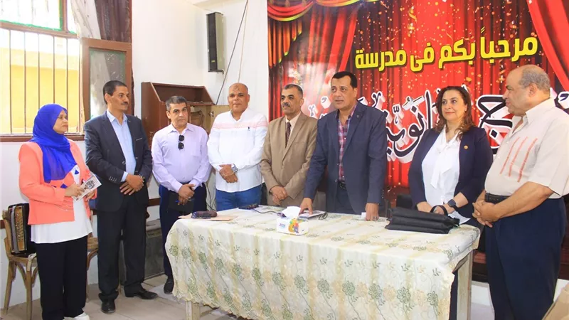 وكيل تعليم سوهاج يفتتح معرض النشاط الصيفي لتنمية القدرات الصحفية