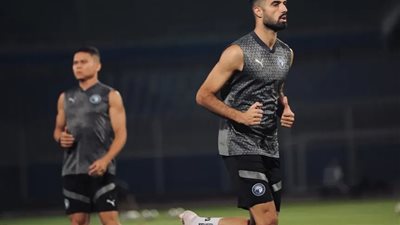 طبيب بيراميدز يكشف مدة غياب مدافع الفريق محمود مرعي عن صفوف السماوي 