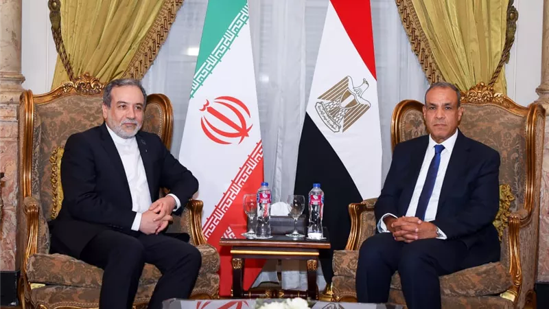 منها مناقشة التطورات في الملف النووي.. تفاصيل لقاء وزير الخارجية المصري بنظيره الإيراني