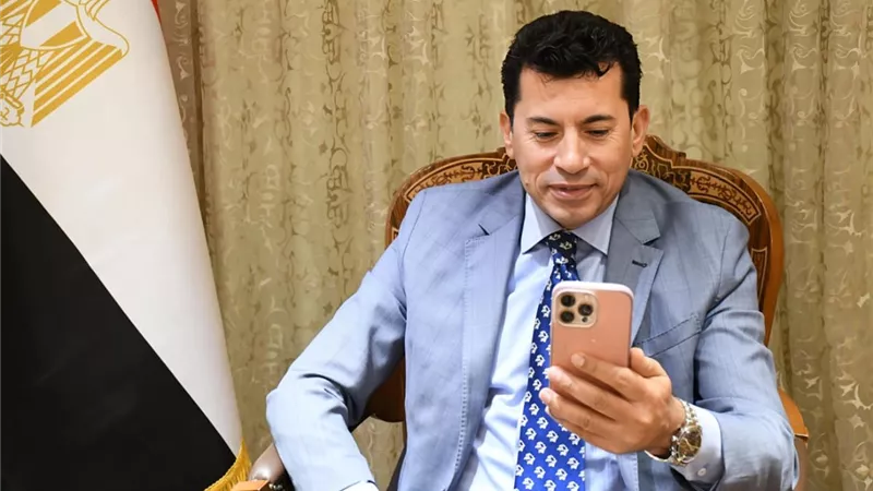 قبل المواجهة المرتقبة.. وزير الرياضة يطمئن على بعثة المنتخب المصري ببوركينا فاسو