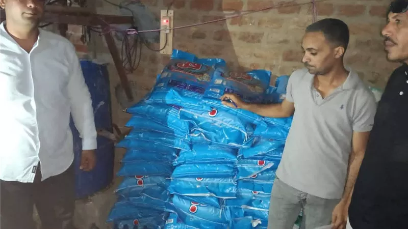 ضبط كميات من زيوت السيارات والمنظفات مجهولة المصدر بسوهاج
