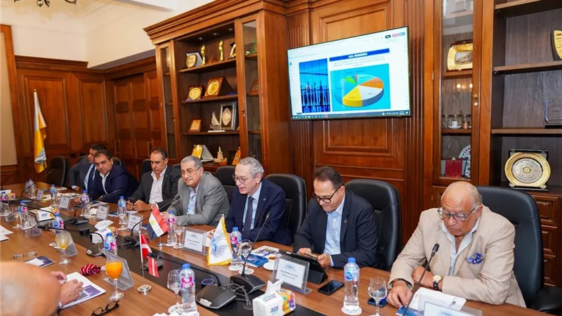 رجال أعمال الإسكندرية يبحثون مع سفير الدنمارك فرص التعاون والشراكة الاقتصادية