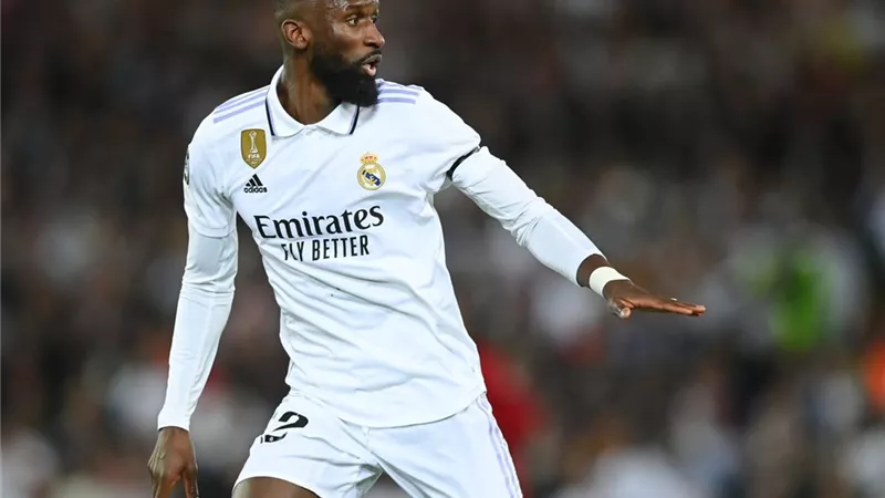 أبرزها برشلونة.. إصابة مدافع ريال مدريد تُبعده عن 18 مباراة