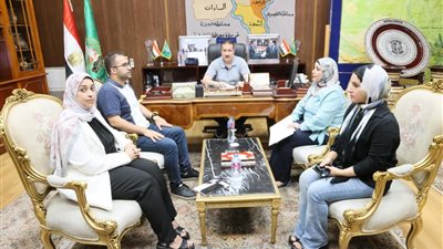 تطوير المناطق غير المخططة ومشروعات الخطة الاستثمارية على طاولة محافظ المنوفية