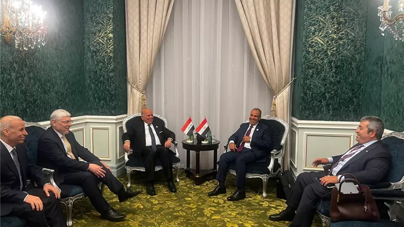 مصر والعراق تبحثان تعزيز العلاقات خلال لقاء وزيري الخارجية في الدوحة