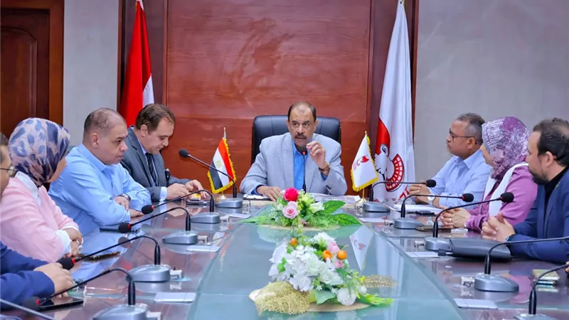 اجتماع موسع لبحث المقترح النهائي لتطوير وتجميل شارع المحطة بسوهاج