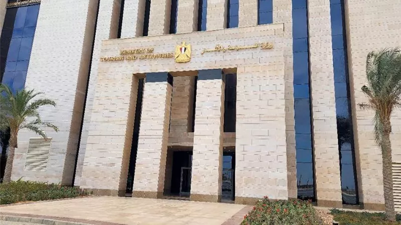 وزارة السياحة تنفي اختفاء 5 قطع أثرية وتحطم أخرى بالمتحف اليوناني الروماني بالإسكندرية