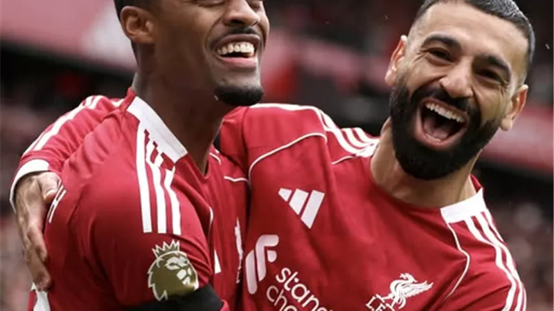 صلاح يصنع ويتألق.. ليفربول يتفوق على إيفرتون بهدفين في الشوط الأول بديربي ميرسيسايد