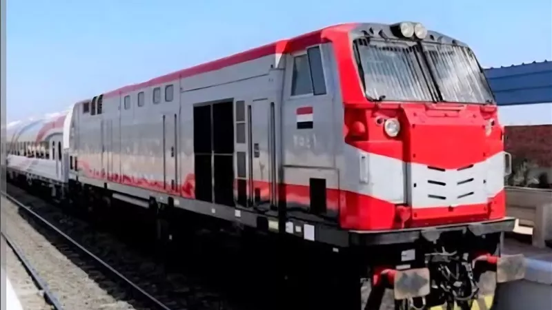 مصرع شخصين إثر دهسهما تحت عجلات قطار بأسوان