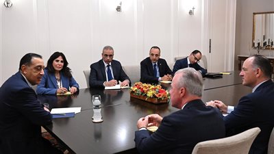 مدبولي يلتقي رئيس بوينج العالمية على هامش اجتماعات الجمعية العامة للأمم المتحدة
