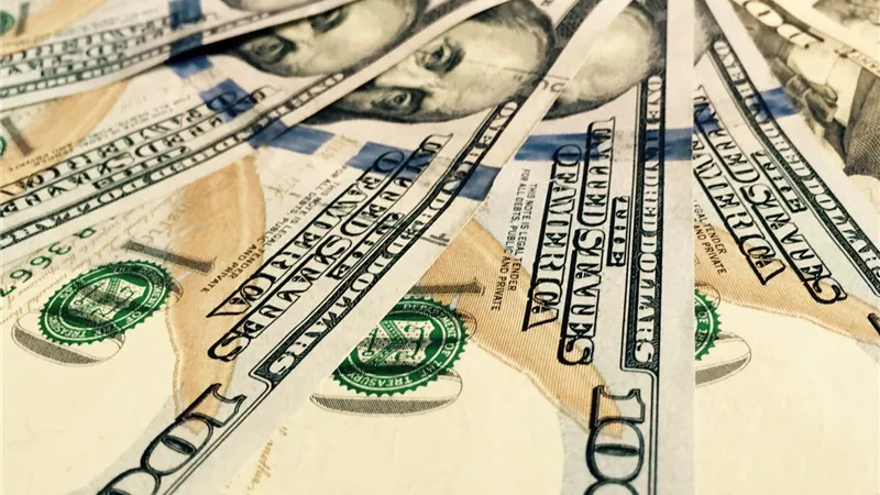 سعر الدولار الأمريكي مقابل الجنيه المصري اليوم الأثنين 22-9-2025.. في الأهلي بكام؟