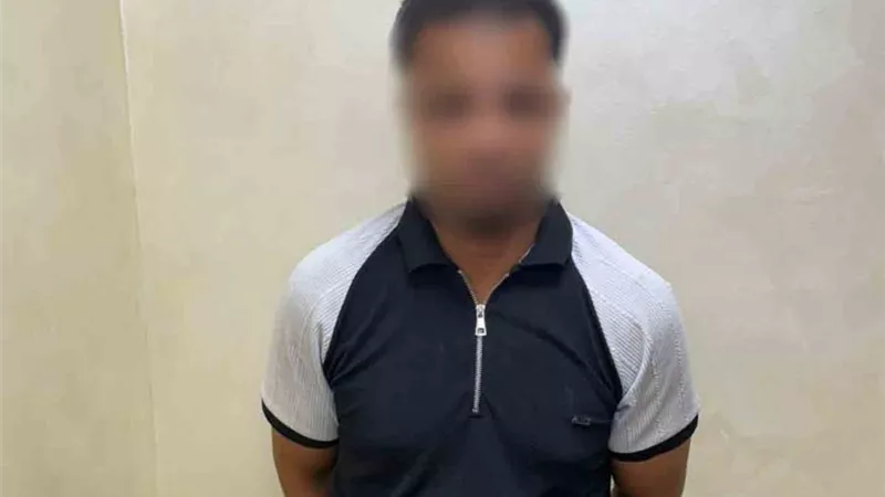 فيديو فضح جريمته.. ضبط عامل تحرش بطفلة في الشارع بالدقهلية