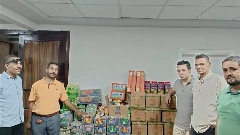 ضبط كميات من السلع الغذائية منتهية الصلاحية داخل مخازن في سوهاج