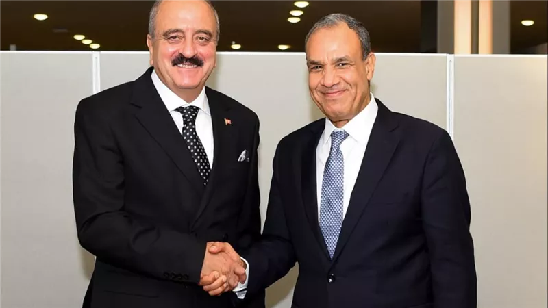 وزير الخارجية يبحث مع نظيره التنونسي تعزيز التعاون المشترك والقضايا الإقليمية بنيويورك