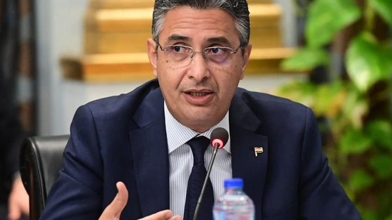 وزير التموين 