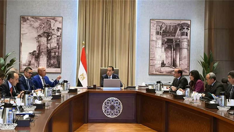 رئيس الوزراء: القطار السريع والمونوريل ركيزة للتنمية الشاملة وعلينا الإسراع في التنفيذ