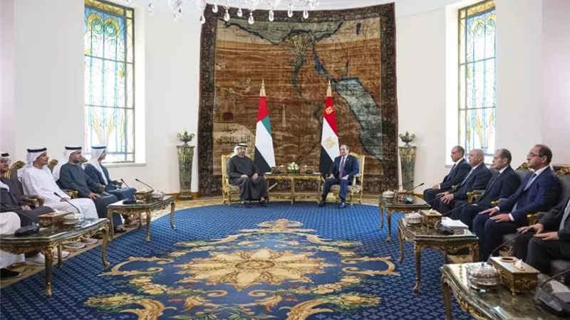 الرئيس السيسي ونظيره الإماراتي يرحبان بمبادرة طرحها ترامب لوقف الحرب في غزة