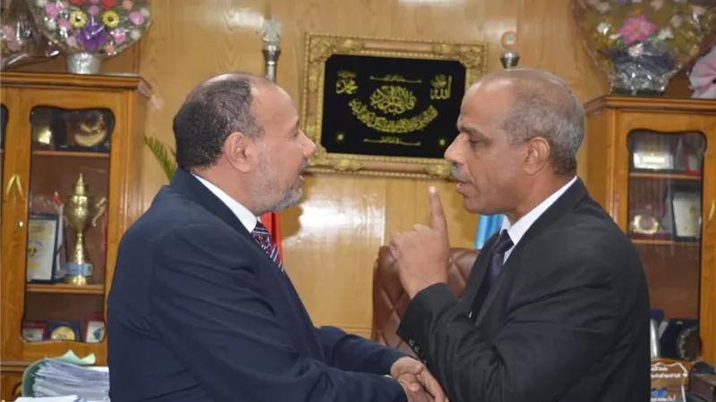 نائب رئيس جامعة الأزهر للوجه القبلي يبحث مع وكيل «المالية» بأسيوط سبل التعاون المشترك