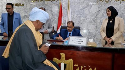 لتلبية طلبات المواطنين.. محافظ سوهاج يعقد اللقاء الأسبوعي بحضور وكلاء الوزارات