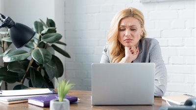 أبراج لا تستطيع الاستقالة عن عملها حتى لو كانت تعيسة.. أبرزهم السرطان 