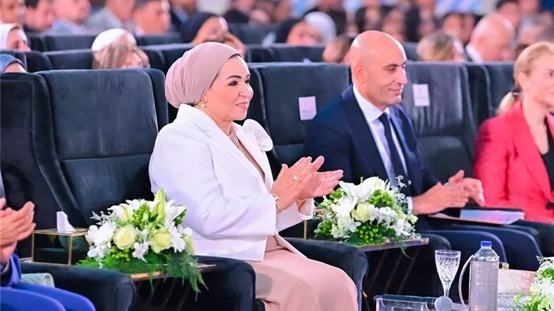 السيدة انتصار السيسي: التعليم الفني أحد أعمدة بناء الوطن وشباب مصر مصدر فخر