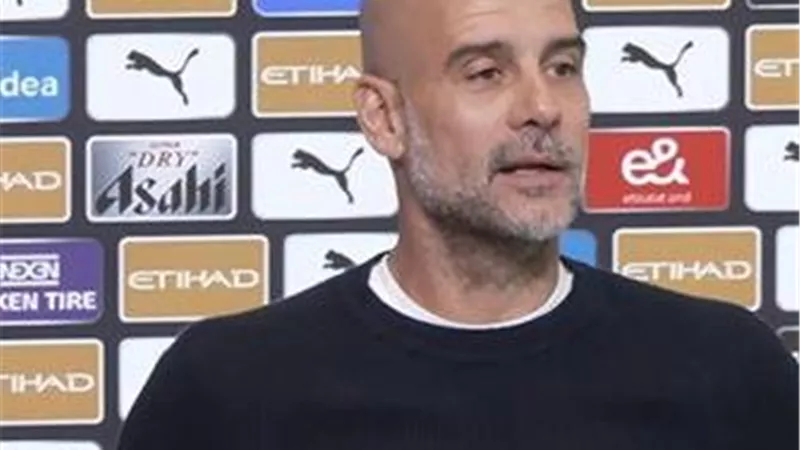المدرب جوارديولا يثمن دور فودين ويرحب بعودة ورودري تدريجيًا