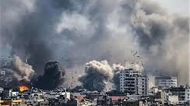 رغم دعوة ترامب للوقف الفوري.. قصف الاحتلال الإسرائيلي مستمر على غزة 