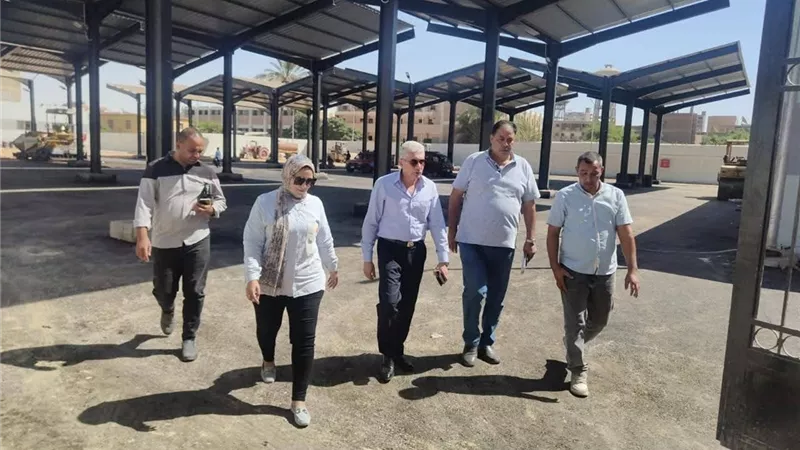 السكرتيرالعام يتابع أعمال إنشاء مجمع المواقف بسمالوط والسوق الحضاري ومساكن الإيواء بالمنيا 