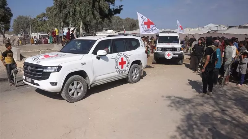 جيش الاحتلال يتسلم الدفعة الأخيرة من الأسرى الأحياء في قطاع غزة