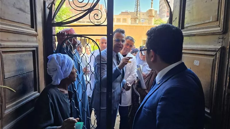 عقب زيارة مفاجئة لمستشفى جرجا العام.. قرارات صادمة يصدرها وكيل الصحة بسوهاج 