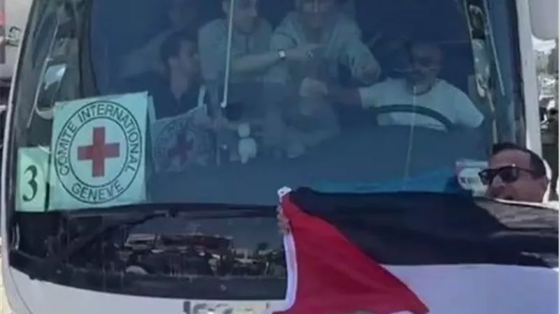 عاجل: الانتهاء من الإفراج عن جميع الأسرى الفلسطينيين بموجب صفقة التبادل