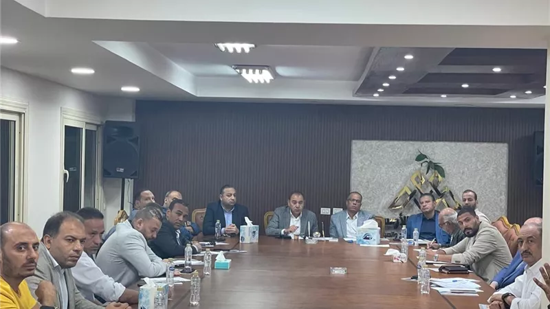 «مستثمرو 15 مايو» يبحثون حلول عاجلة لتطوير المنطقة الصناعية وتذليل العقبات أمام المصانع