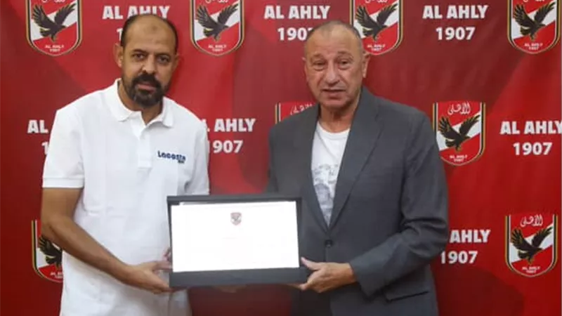 الخطيب يكرم 