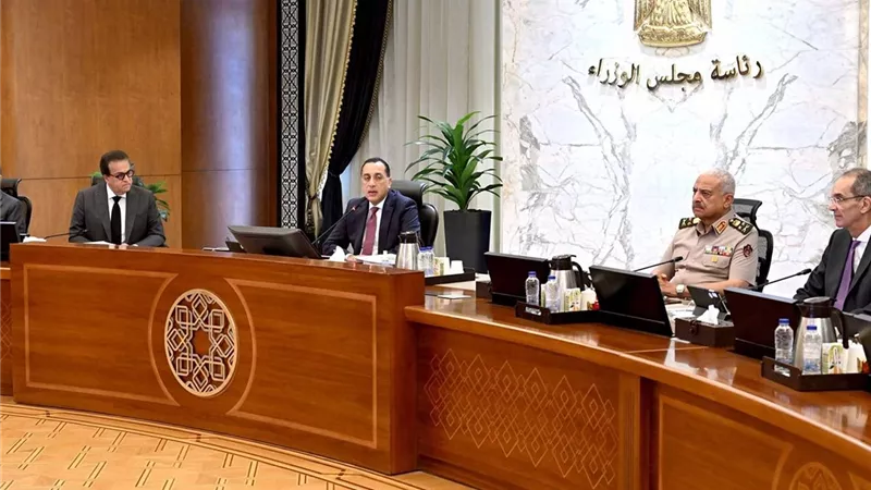 وزير الصحة يبحث مع شركتي «تكنوويف وميدبوت» إنشاء مراكز تدريب للجراحة الروبوتية بمصر