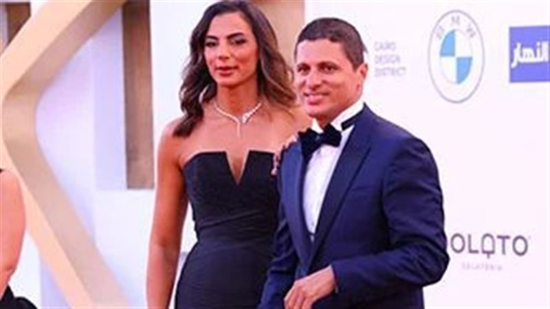 عمرو منسي وزوجته