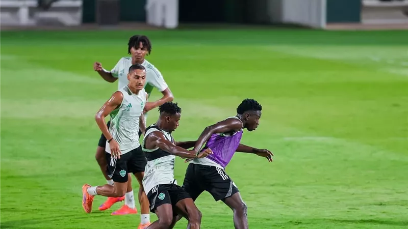 تعرف على التشكيل المتوقع لنادي الأهلي السعودي أمام الشباب في دوري روشن 