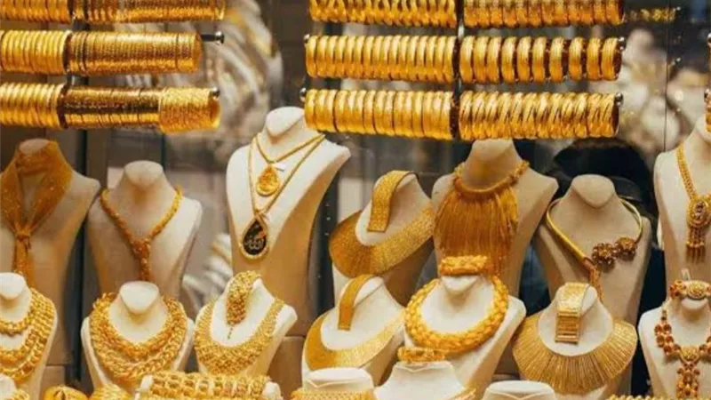 تراجعات طفيفة لأسعار الذهب عالميا خلال بداية فترة المساء