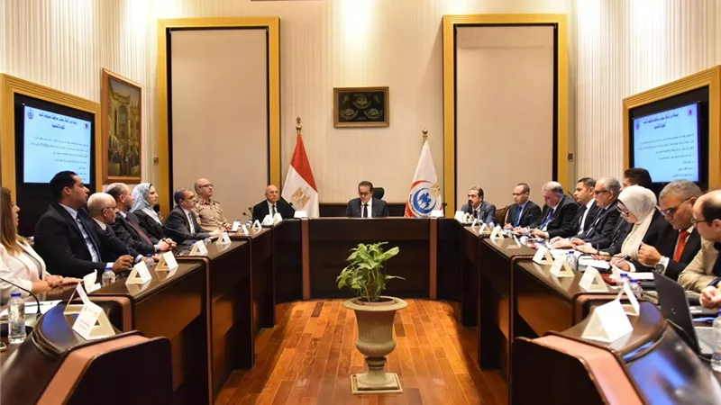 وزير الصحة يؤكد أهمية توحيد أسعار الدم وتنظيم حملات التبرع
