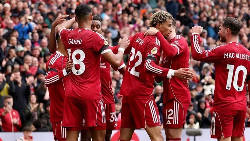 ليفربول يستعد لمواجهة كريستال بالاس بكأس الرابطة بعد الهزيمة المفاجئة أمام برينتفورد