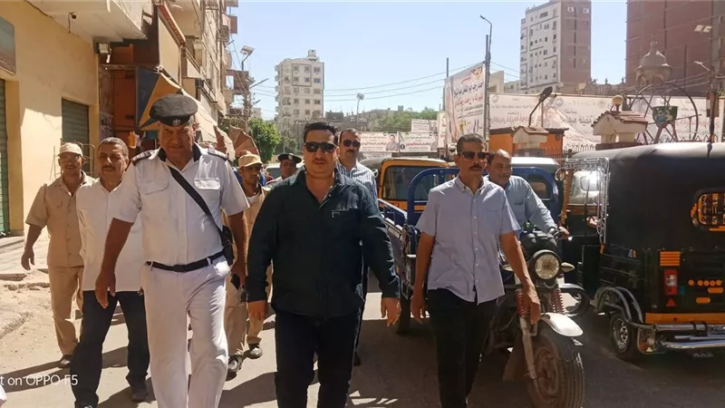 طهطا تستعيد الانضباط.. حملة موسعة لرفع الإشغالات وضبط الأسواق