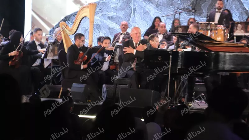 الموسيقار عمر خيرت يتألق بمهرجان الموسيقى العربية بحضور الآلاف 