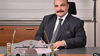 محمود رضا يكتب: «هشام جعفر».. عقل يُدير بالحكمة وقلبٌ ينبض بالإخلاص في مدارس 30 يونيو