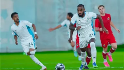 التعادل الإيجابي يسيطر على الشوط الأول بين نيوم والخليج في دوري روشن