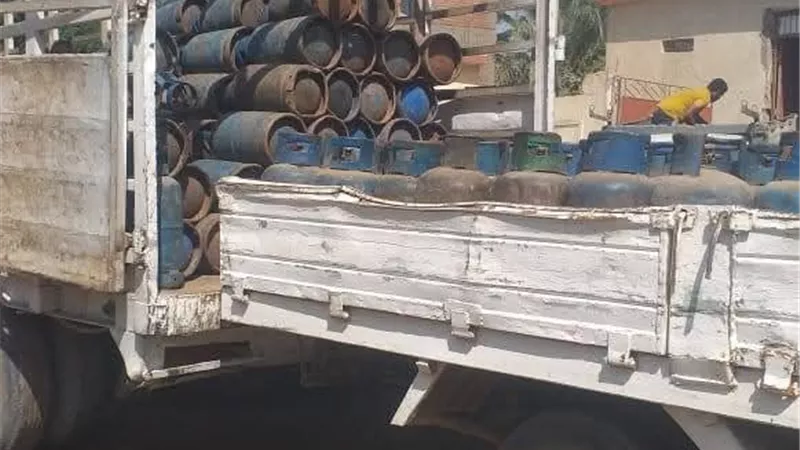 حملة تموينية مفاجئة تضبط مخالفة بيع الغاز بأزيد من السعر الرسمي بطهطا