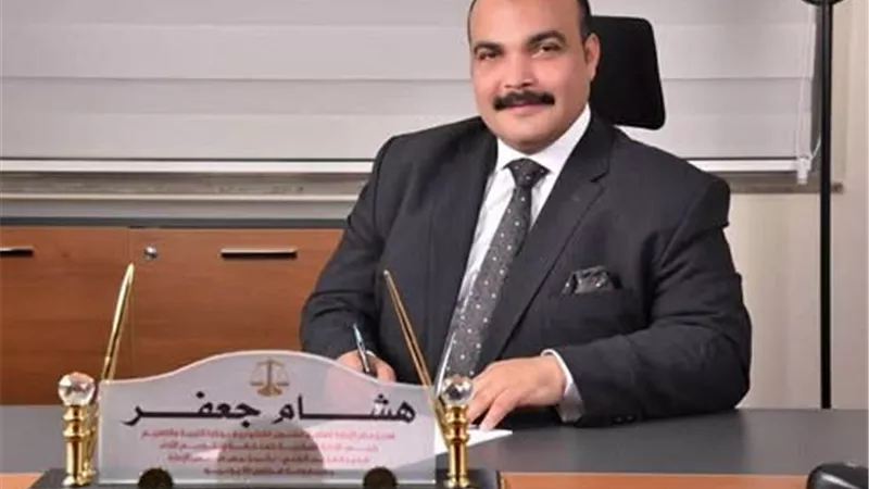 محمود رضا يكتب: «هشام جعفر».. عقل يُدير بالحكمة وقلبٌ ينبض بالإخلاص في مدارس 30 يونيو