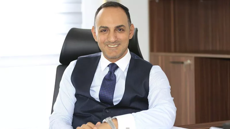 خبير اقتصادي: جني الأرباح والمضاربات سبب تراجع الذهب العالمي.. تفاصيل 