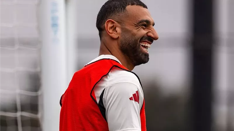 محمد صلاح يقود هجوم ليفربول أمام برينتفورد في البريميرليج 