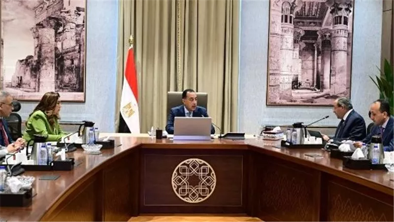 رئيس الوزراء يشدد على دراسة العروض أثناء متابعة المشروعات الاستثمارية ببورسعيد