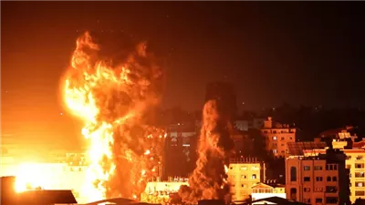 الاحتلال الإسرائيلي يعلن بدء هجوم واسع على قطاع غزة وسط انفجارات عنيفة